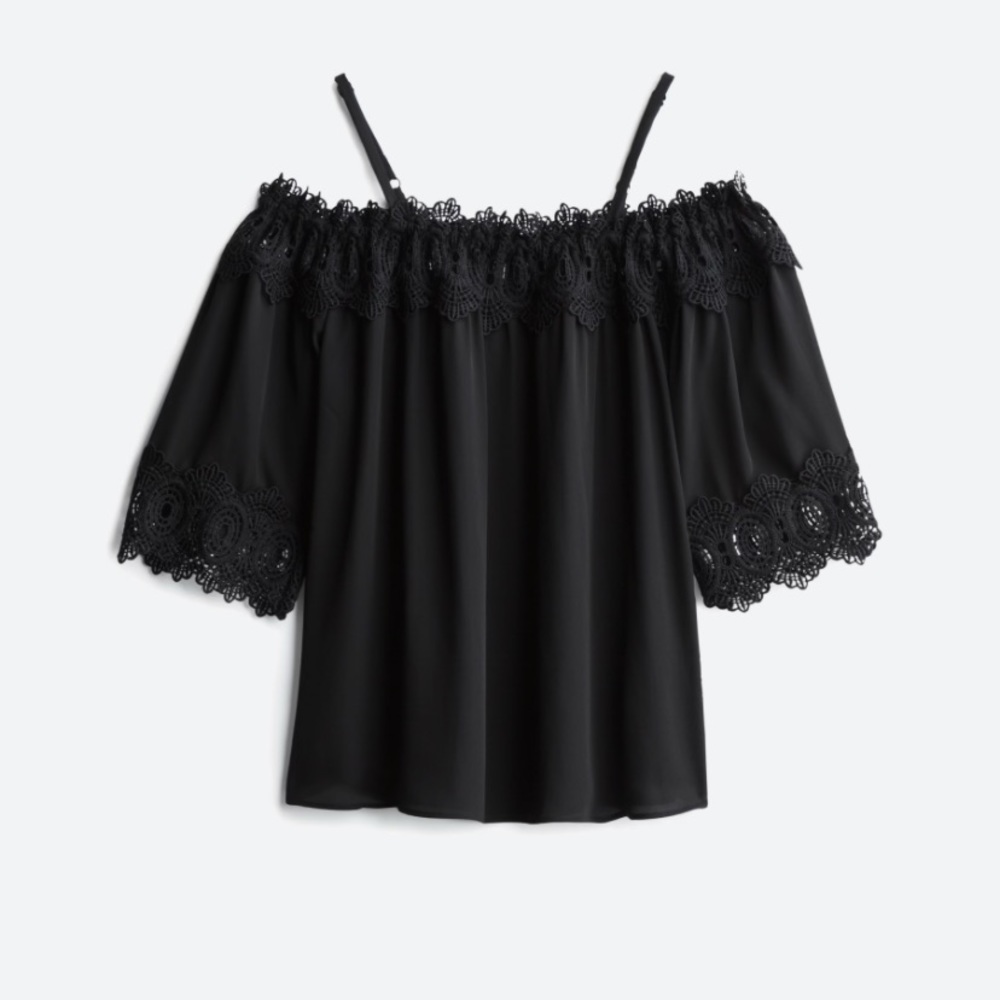 Winkly Off The Shoulder Crochet Trim Blouse